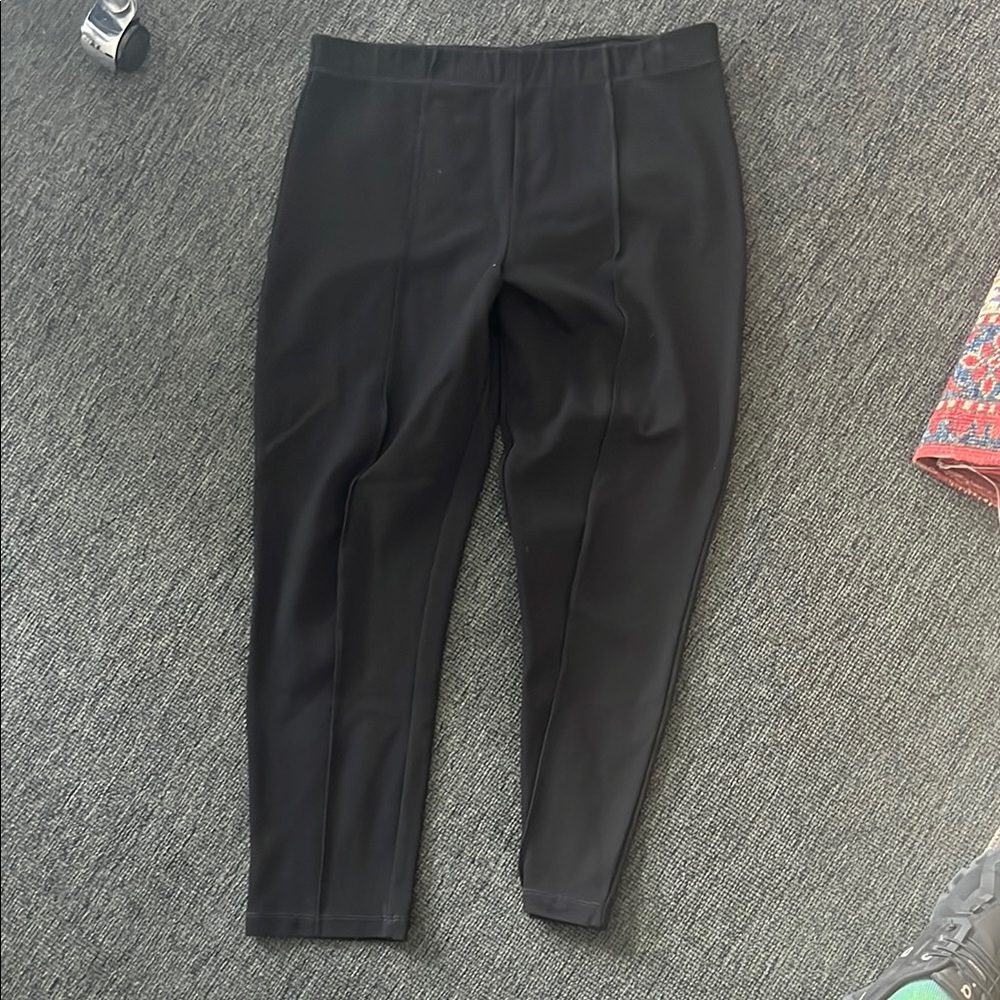 BCBGMaxAzria Black Straight Leg Pants-legging feel - cropped
